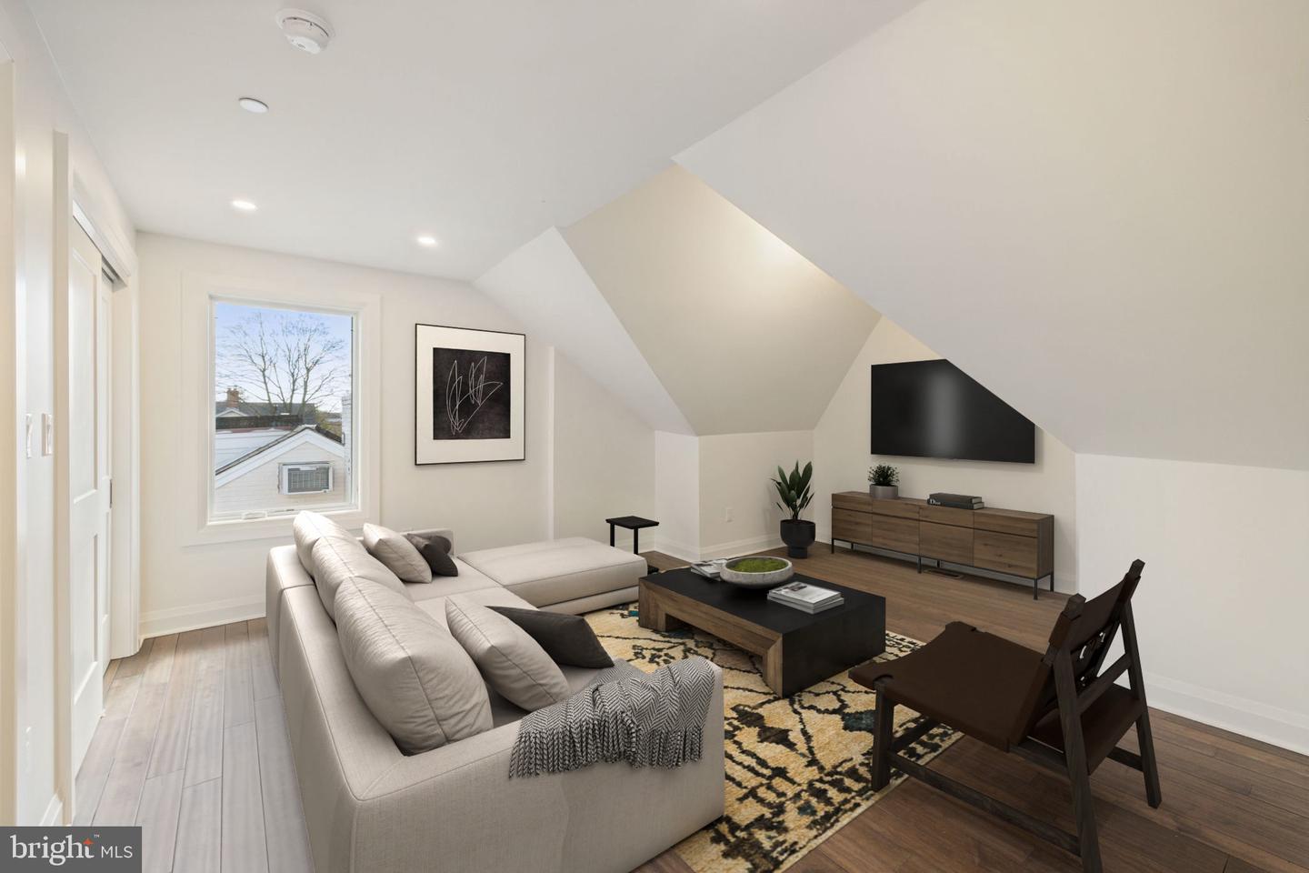 5115 42ND ST NW, WASHINGTON, District Of Columbia 20016, 6 Bedrooms Bedrooms, ,5 BathroomsBathrooms,Residential,For sale,5115 42ND ST NW,DCDC2184898 MLS # DCDC2184898