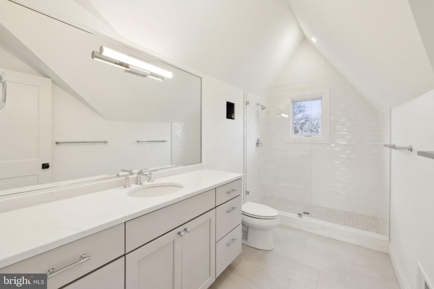 5115 42ND ST NW, WASHINGTON, District Of Columbia 20016, 6 Bedrooms Bedrooms, ,5 BathroomsBathrooms,Residential,For sale,5115 42ND ST NW,DCDC2184898 MLS # DCDC2184898