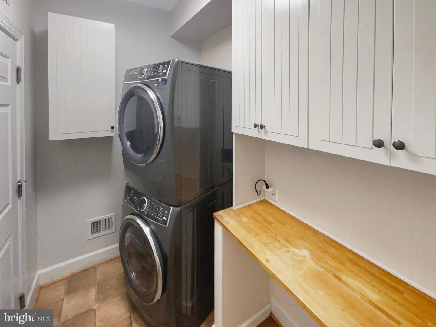 18550 KERILL RD, TRIANGLE, Virginia 22172, 4 Bedrooms Bedrooms, ,4 BathroomsBathrooms,Residential,For sale,18550 KERILL RD,VAPW2099584 MLS # VAPW2099584