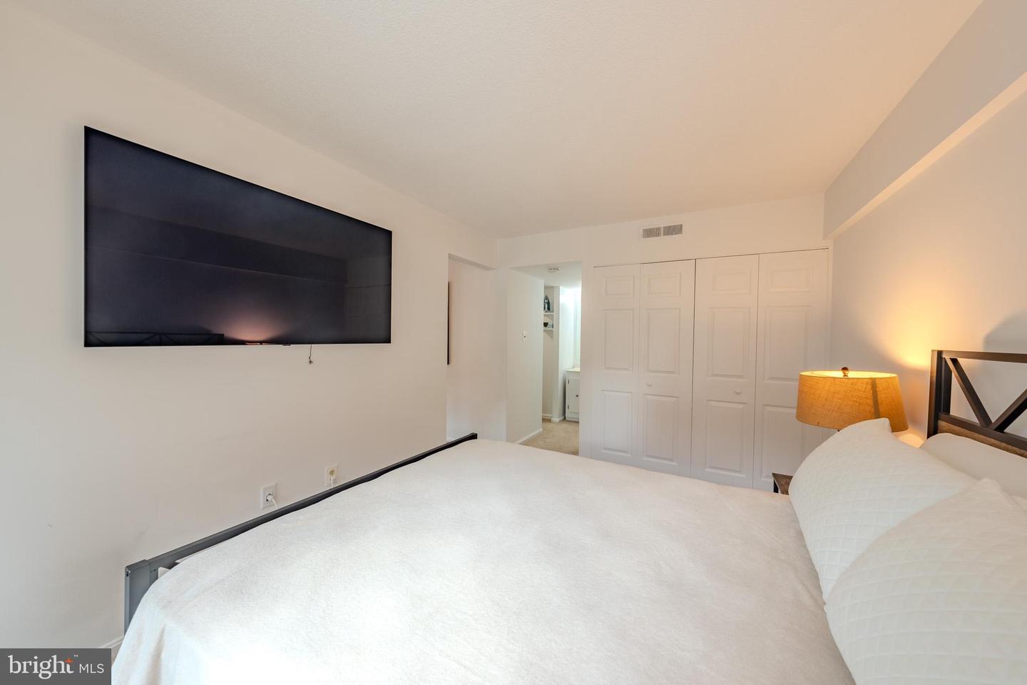 1300 ARMY NAVY DR #118, ARLINGTON, Virginia 22202, 1 Bedroom Bedrooms, ,1 BathroomBathrooms,Residential,For sale,1300 ARMY NAVY DR #118,VAAR2061650 MLS # VAAR2061650