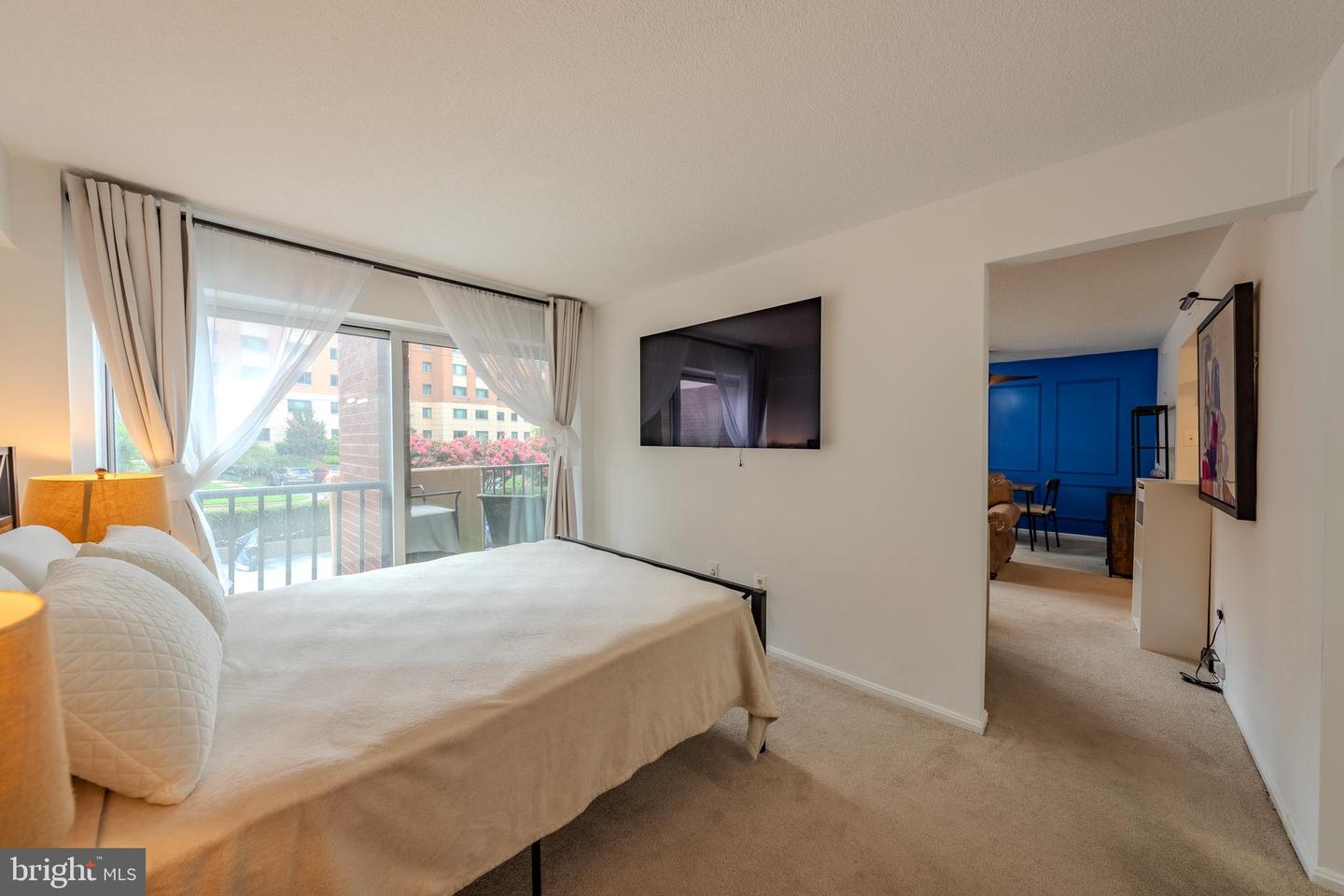 1300 ARMY NAVY DR #118, ARLINGTON, Virginia 22202, 1 Bedroom Bedrooms, ,1 BathroomBathrooms,Residential,For sale,1300 ARMY NAVY DR #118,VAAR2061650 MLS # VAAR2061650