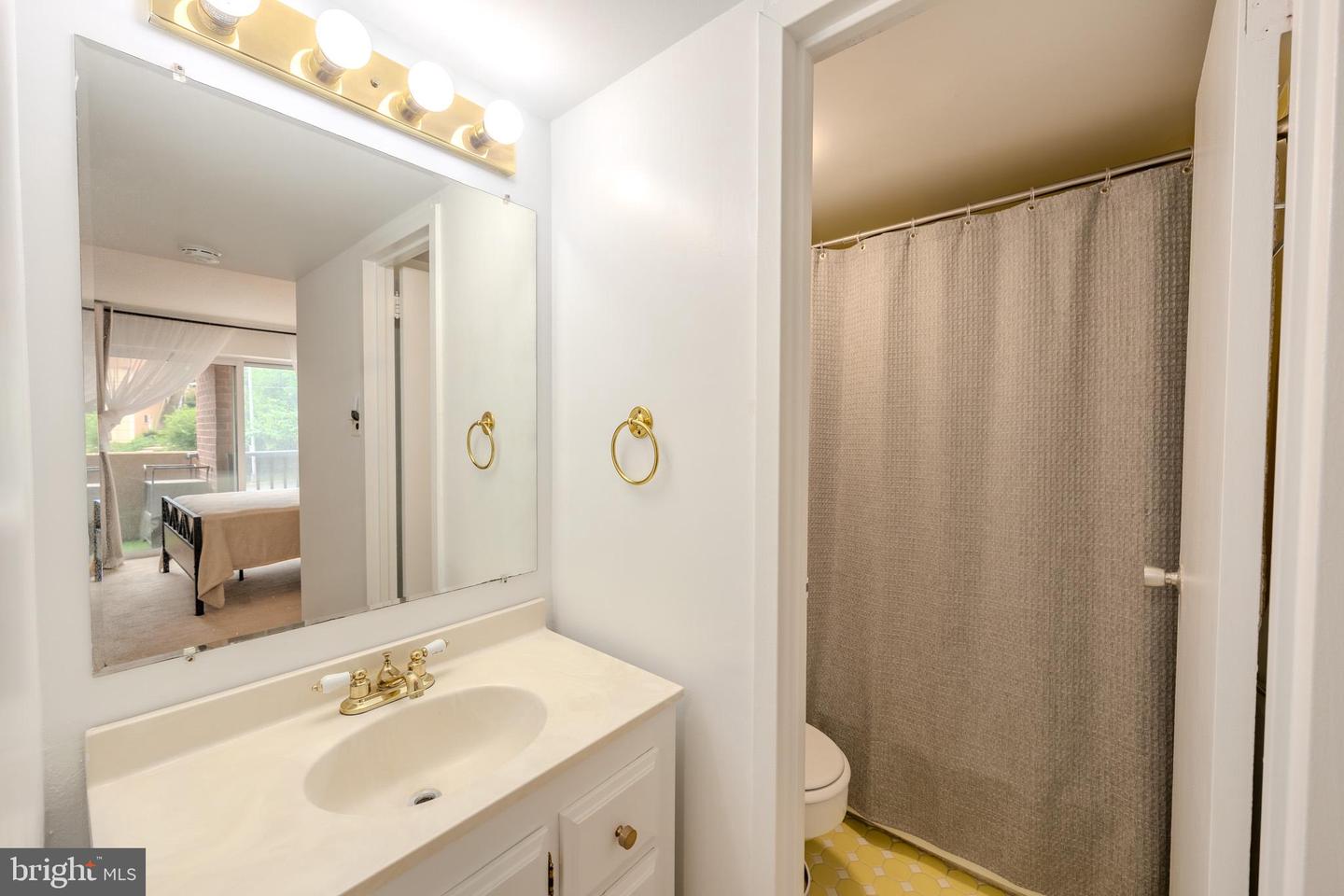 1300 ARMY NAVY DR #118, ARLINGTON, Virginia 22202, 1 Bedroom Bedrooms, ,1 BathroomBathrooms,Residential,For sale,1300 ARMY NAVY DR #118,VAAR2061650 MLS # VAAR2061650