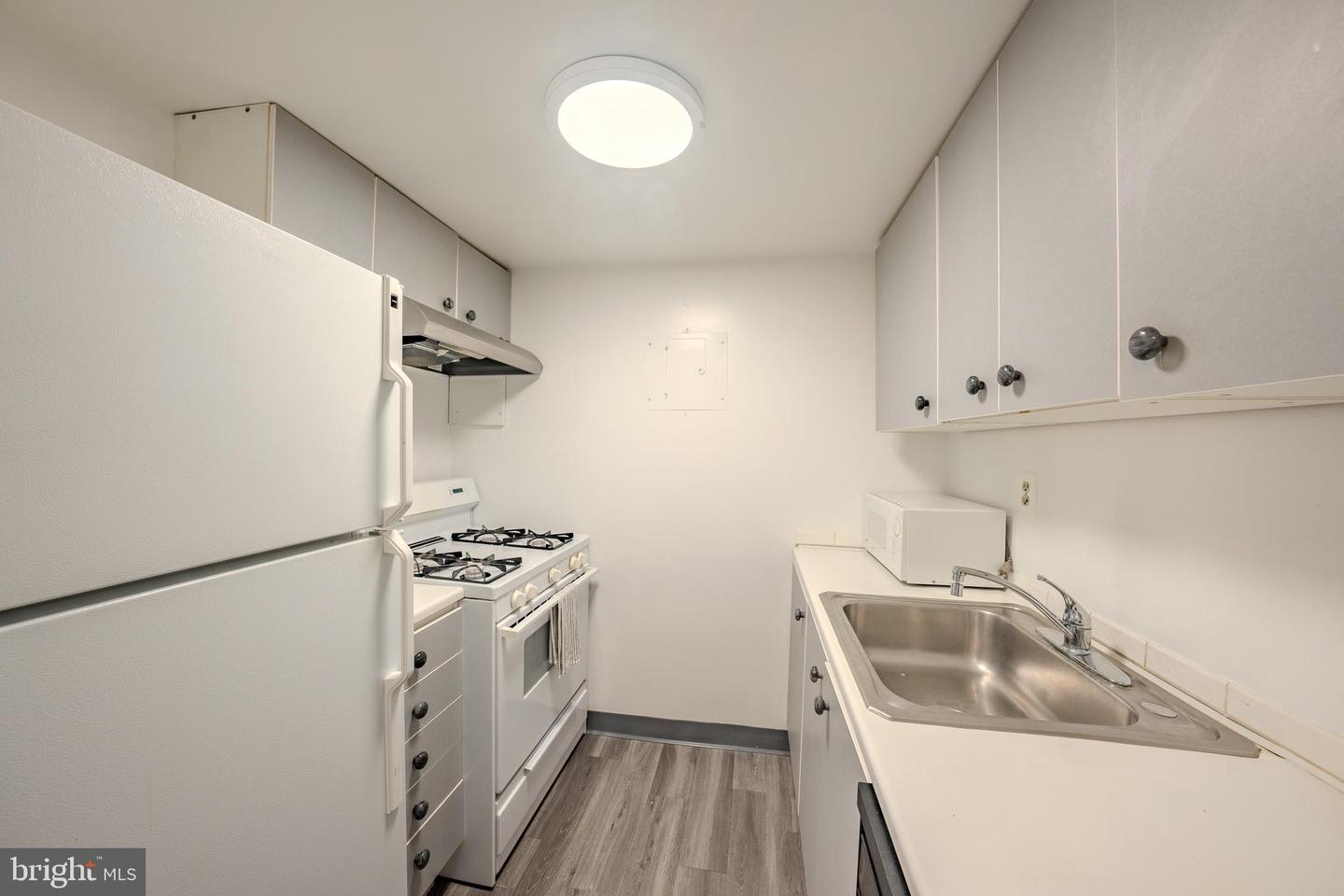 1300 ARMY NAVY DR #118, ARLINGTON, Virginia 22202, 1 Bedroom Bedrooms, ,1 BathroomBathrooms,Residential,For sale,1300 ARMY NAVY DR #118,VAAR2061650 MLS # VAAR2061650