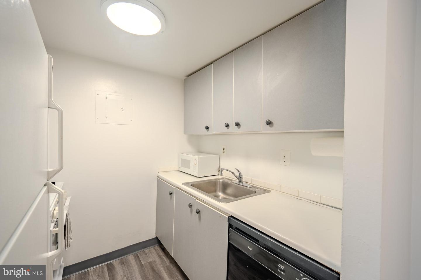 1300 ARMY NAVY DR #118, ARLINGTON, Virginia 22202, 1 Bedroom Bedrooms, ,1 BathroomBathrooms,Residential,For sale,1300 ARMY NAVY DR #118,VAAR2061650 MLS # VAAR2061650