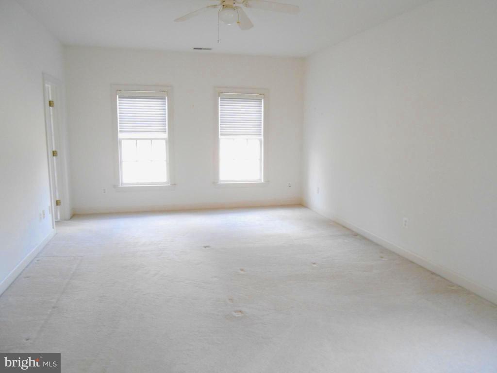 6110 MALONEY WAY, WARRENTON, Virginia, 4 Bedrooms Bedrooms, ,4 BathroomsBathrooms,Residential,6110 MALONEY WAY,VAFQ2018362 MLS # VAFQ2018362