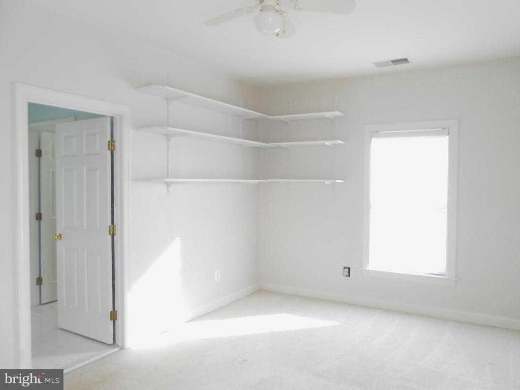 6110 MALONEY WAY, WARRENTON, Virginia, 4 Bedrooms Bedrooms, ,4 BathroomsBathrooms,Residential,6110 MALONEY WAY,VAFQ2018362 MLS # VAFQ2018362