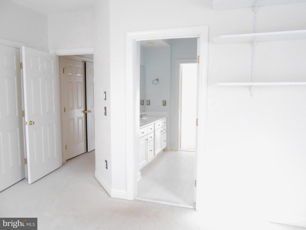 6110 MALONEY WAY, WARRENTON, Virginia, 4 Bedrooms Bedrooms, ,4 BathroomsBathrooms,Residential,6110 MALONEY WAY,VAFQ2018362 MLS # VAFQ2018362