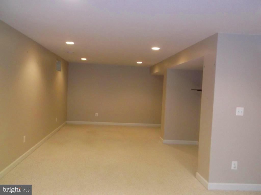 6110 MALONEY WAY, WARRENTON, Virginia, 4 Bedrooms Bedrooms, ,4 BathroomsBathrooms,Residential,6110 MALONEY WAY,VAFQ2018362 MLS # VAFQ2018362