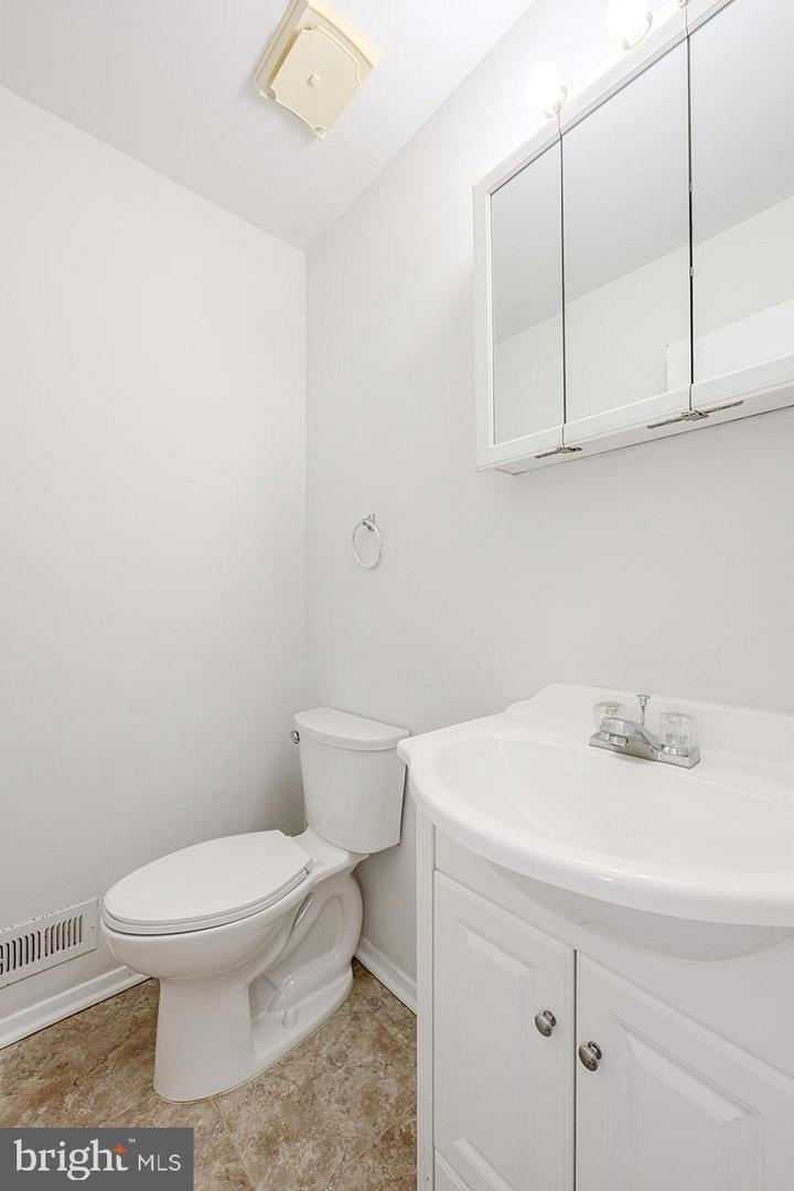 14814 EMBERDALE DR, WOODBRIDGE, Virginia 22193, 3 Bedrooms Bedrooms, ,1 BathroomBathrooms,Residential,For sale,14814 EMBERDALE DR,VAPW2102986 MLS # VAPW2102986