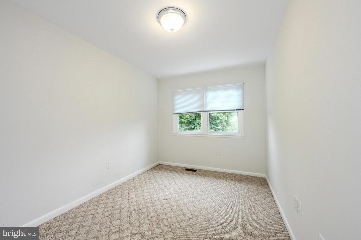 14814 EMBERDALE DR, WOODBRIDGE, Virginia 22193, 3 Bedrooms Bedrooms, ,1 BathroomBathrooms,Residential,For sale,14814 EMBERDALE DR,VAPW2102986 MLS # VAPW2102986