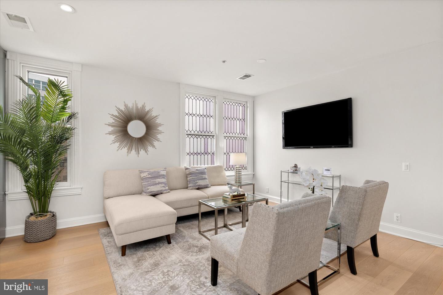 2025 HILLYER PL NW #4, WASHINGTON, District Of Columbia 20009, 2 Bedrooms Bedrooms, ,2 BathroomsBathrooms,Residential,For sale,2025 HILLYER PL NW #4,DCDC2217596 MLS # DCDC2217596