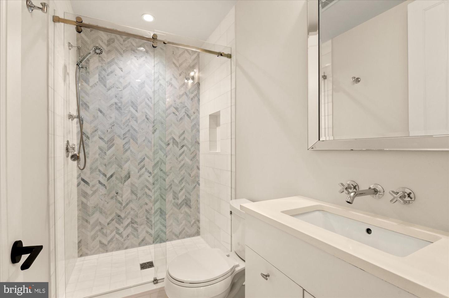2025 HILLYER PL NW #4, WASHINGTON, District Of Columbia 20009, 2 Bedrooms Bedrooms, ,2 BathroomsBathrooms,Residential,For sale,2025 HILLYER PL NW #4,DCDC2217596 MLS # DCDC2217596