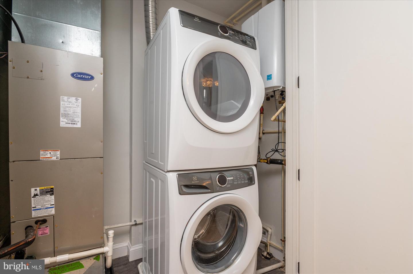 2025 HILLYER PL NW #4, WASHINGTON, District Of Columbia 20009, 2 Bedrooms Bedrooms, ,2 BathroomsBathrooms,Residential,For sale,2025 HILLYER PL NW #4,DCDC2217596 MLS # DCDC2217596