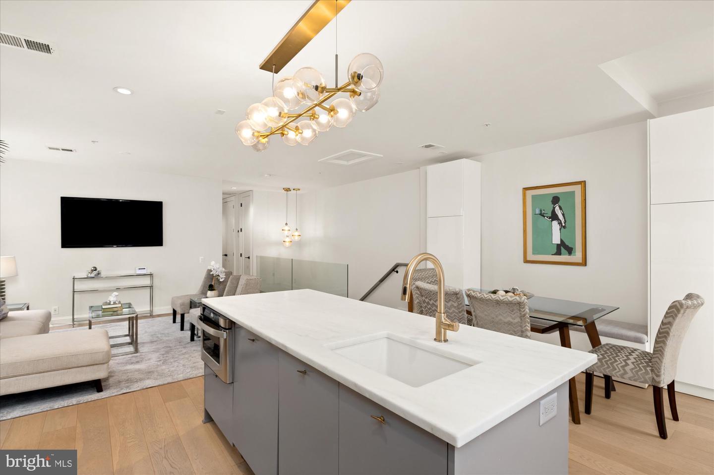 2025 HILLYER PL NW #4, WASHINGTON, District Of Columbia 20009, 2 Bedrooms Bedrooms, ,2 BathroomsBathrooms,Residential,For sale,2025 HILLYER PL NW #4,DCDC2217596 MLS # DCDC2217596