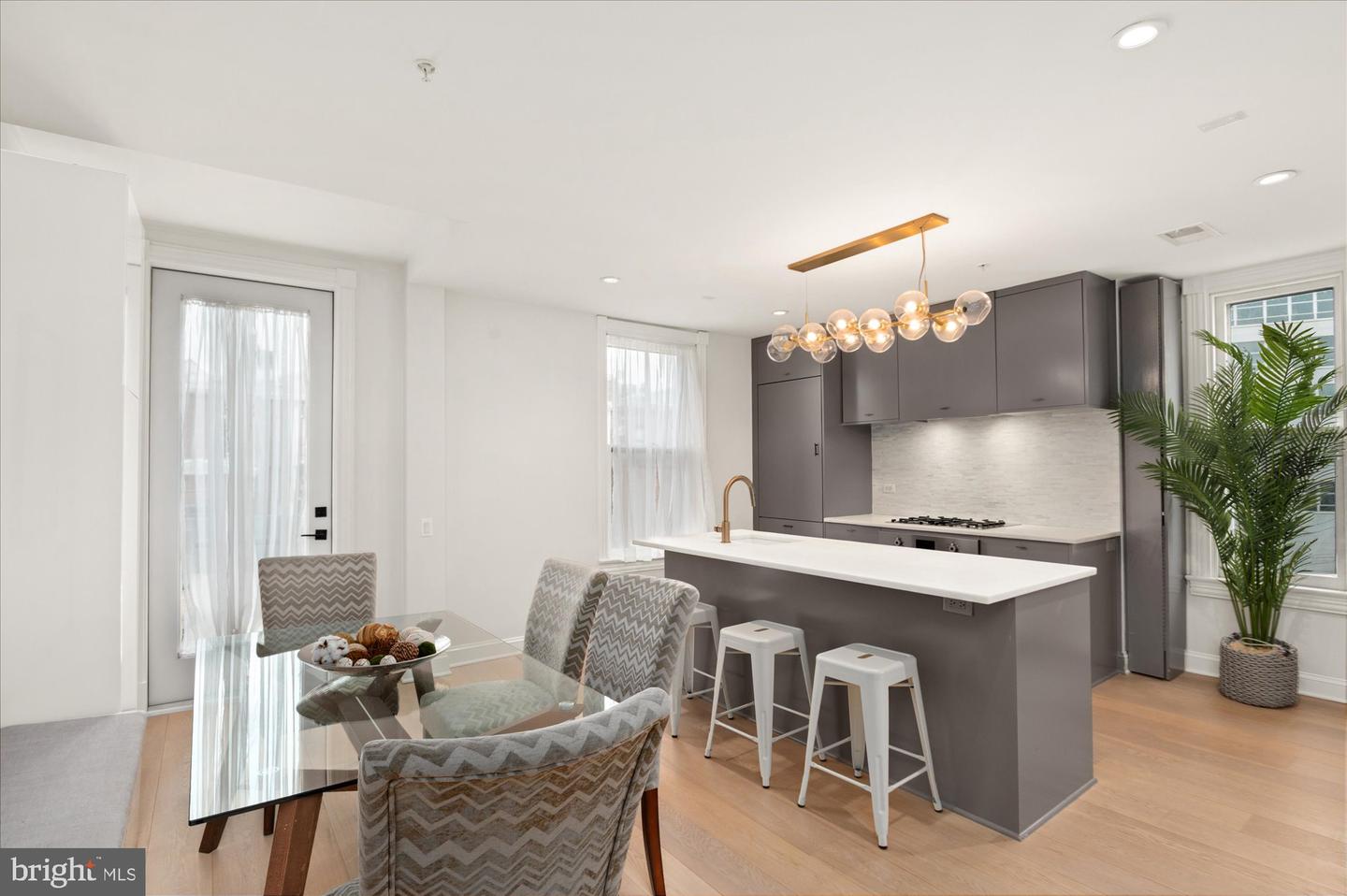 2025 HILLYER PL NW #4, WASHINGTON, District Of Columbia 20009, 2 Bedrooms Bedrooms, ,2 BathroomsBathrooms,Residential,For sale,2025 HILLYER PL NW #4,DCDC2217596 MLS # DCDC2217596