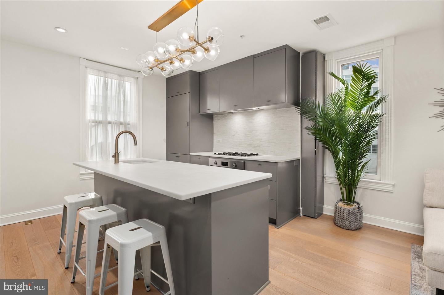 2025 HILLYER PL NW #4, WASHINGTON, District Of Columbia 20009, 2 Bedrooms Bedrooms, ,2 BathroomsBathrooms,Residential,For sale,2025 HILLYER PL NW #4,DCDC2217596 MLS # DCDC2217596