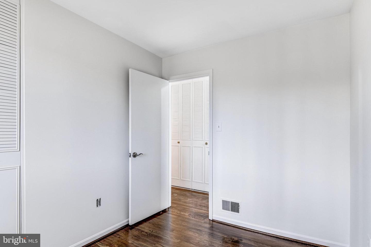 5370 GAINSBOROUGH DR, FAIRFAX, Virginia 22032, 4 Bedrooms Bedrooms, ,2 BathroomsBathrooms,Residential,For sale,5370 GAINSBOROUGH DR,VAFX2265396 MLS # VAFX2265396