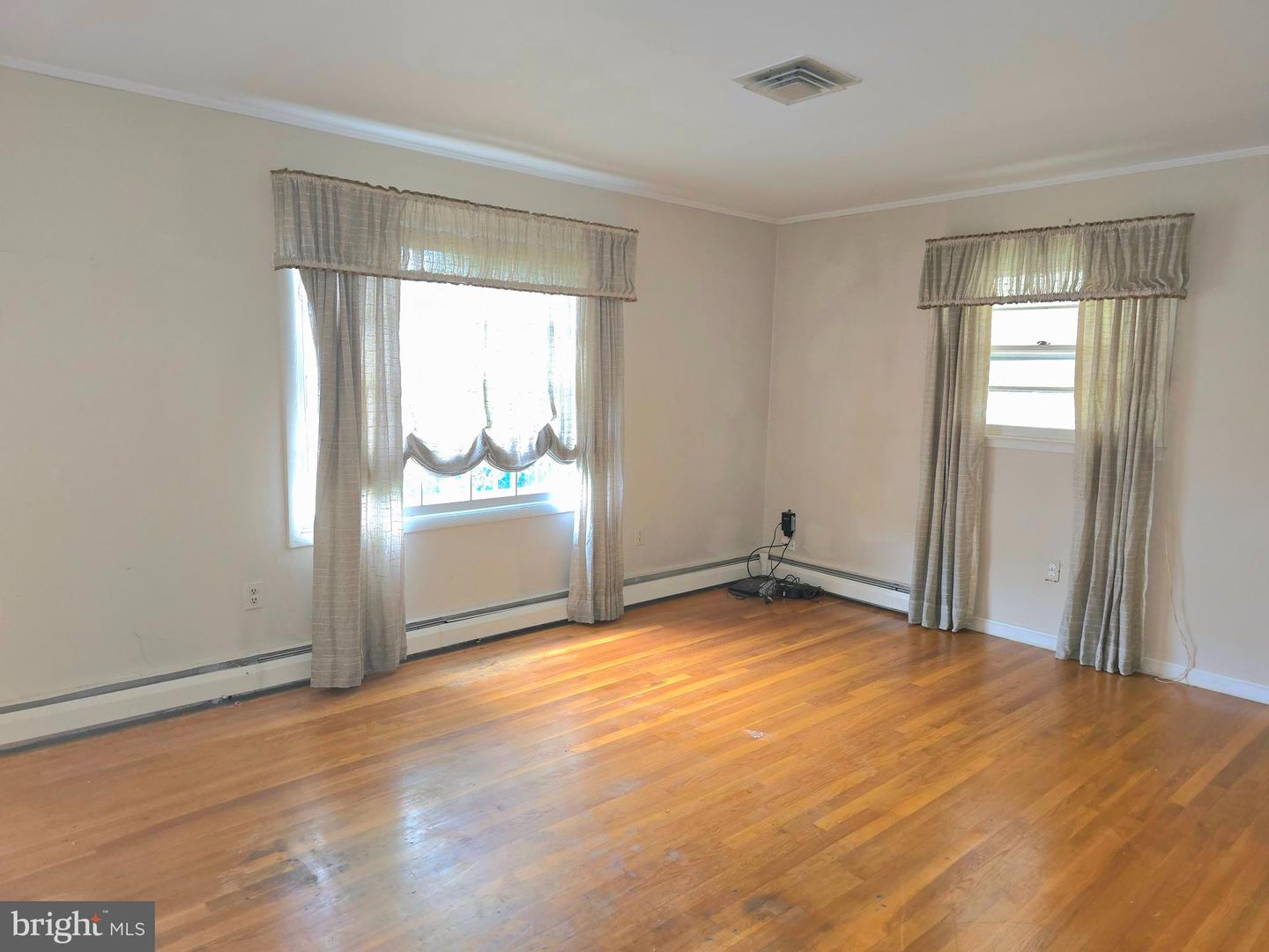 9405 BLACKSTONE RD, MANASSAS, Virginia 20110, 3 Bedrooms Bedrooms, ,2 BathroomsBathrooms,Residential,For sale,9405 BLACKSTONE RD,VAPW2103950 MLS # VAPW2103950