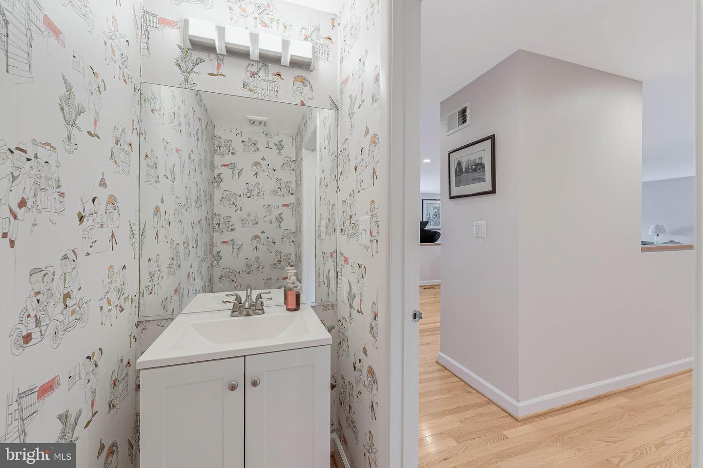 1933 LAKEPORT WAY, RESTON, Virginia 20191, 3 Bedrooms Bedrooms, ,2 BathroomsBathrooms,Residential,For sale,1933 LAKEPORT WAY,VAFX2267172 MLS # VAFX2267172