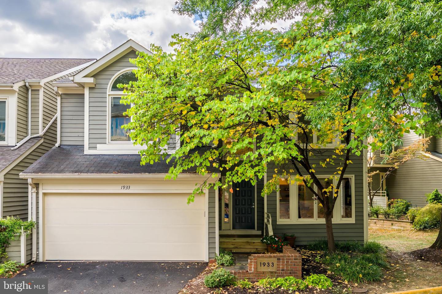 1933 LAKEPORT WAY, RESTON, Virginia 20191, 3 Bedrooms Bedrooms, ,2 BathroomsBathrooms,Residential,For sale,1933 LAKEPORT WAY,VAFX2267172 MLS # VAFX2267172