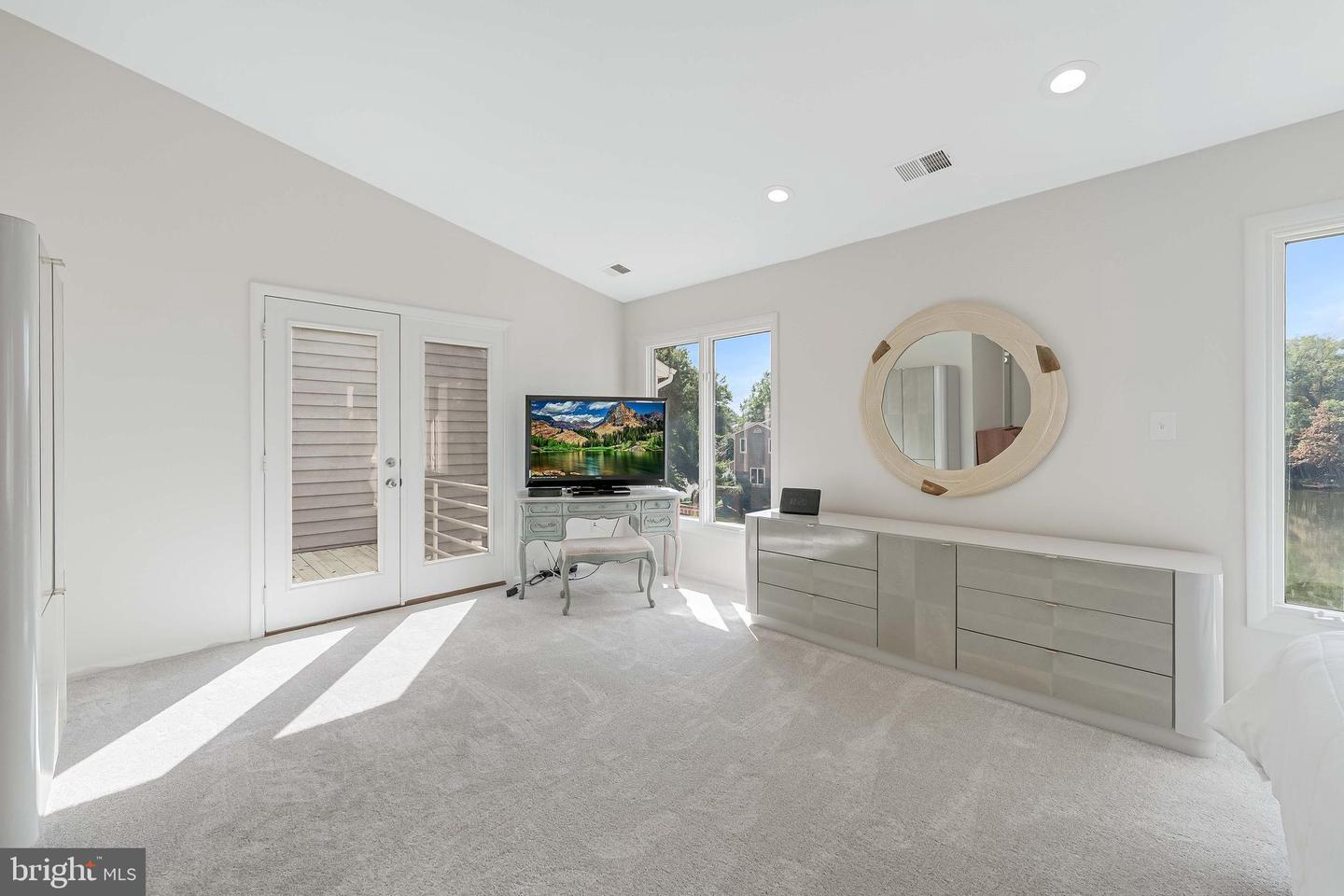 1933 LAKEPORT WAY, RESTON, Virginia 20191, 3 Bedrooms Bedrooms, ,2 BathroomsBathrooms,Residential,For sale,1933 LAKEPORT WAY,VAFX2267172 MLS # VAFX2267172