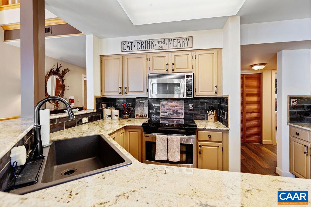 1818 HIGH RIDGE CT CONDOS, ROSELAND, Virginia 22967, 4 Bedrooms Bedrooms, ,4 BathroomsBathrooms,Residential,For sale,1818 HIGH RIDGE CT CONDOS,669022 MLS # 669022