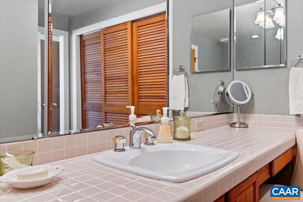 1818 HIGH RIDGE CT CONDOS, ROSELAND, Virginia 22967, 4 Bedrooms Bedrooms, ,4 BathroomsBathrooms,Residential,For sale,1818 HIGH RIDGE CT CONDOS,669022 MLS # 669022