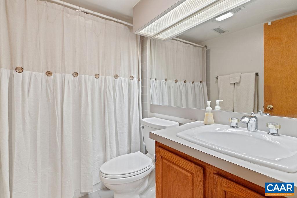 1818 HIGH RIDGE CT CONDOS, ROSELAND, Virginia 22967, 4 Bedrooms Bedrooms, ,4 BathroomsBathrooms,Residential,For sale,1818 HIGH RIDGE CT CONDOS,669022 MLS # 669022