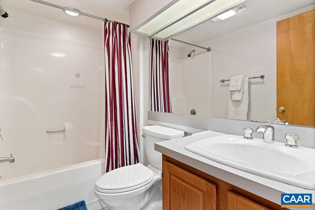 1818 HIGH RIDGE CT CONDOS, ROSELAND, Virginia 22967, 4 Bedrooms Bedrooms, ,4 BathroomsBathrooms,Residential,For sale,1818 HIGH RIDGE CT CONDOS,669022 MLS # 669022