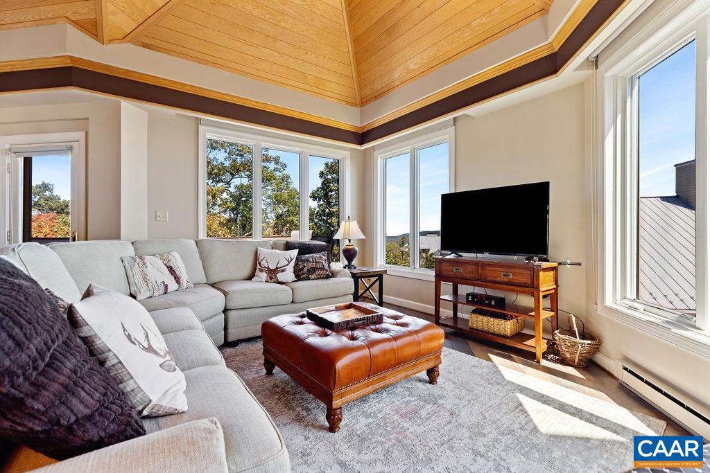 1818 HIGH RIDGE CT CONDOS, ROSELAND, Virginia 22967, 4 Bedrooms Bedrooms, ,4 BathroomsBathrooms,Residential,For sale,1818 HIGH RIDGE CT CONDOS,669022 MLS # 669022