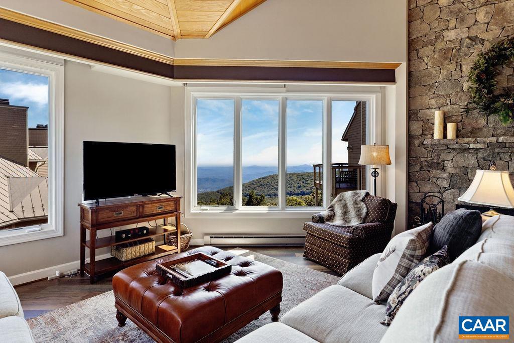 1818 HIGH RIDGE CT CONDOS, ROSELAND, Virginia 22967, 4 Bedrooms Bedrooms, ,4 BathroomsBathrooms,Residential,For sale,1818 HIGH RIDGE CT CONDOS,669022 MLS # 669022