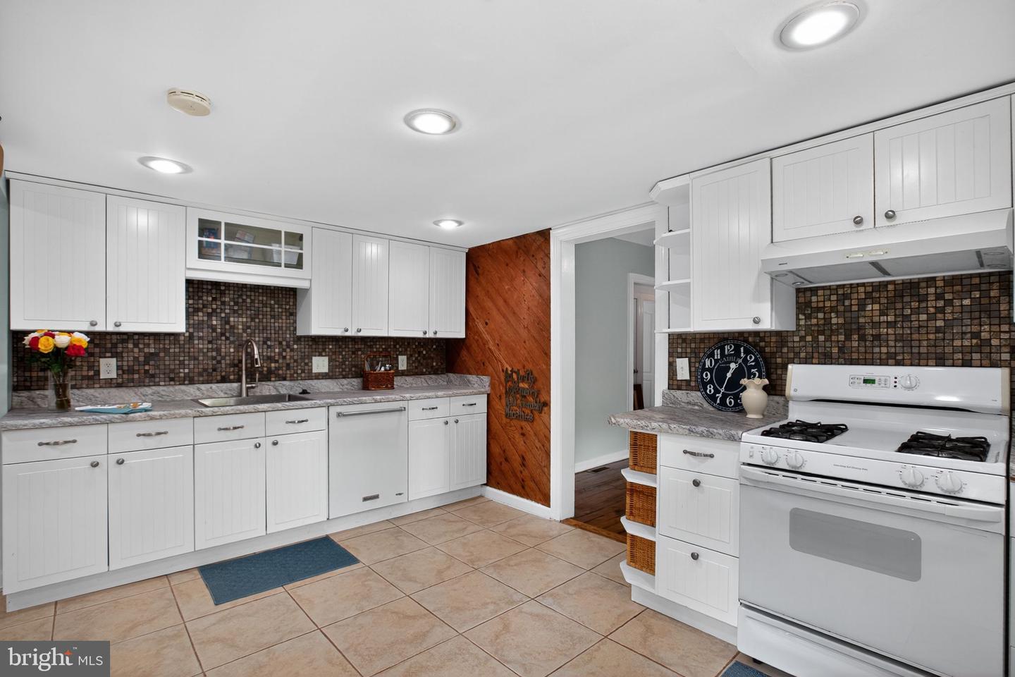 118 7TH ST, COLONIAL BEACH, Virginia 22443, 3 Bedrooms Bedrooms, ,2 BathroomsBathrooms,Residential,For sale,118 7TH ST,VAWE2009822 MLS # VAWE2009822