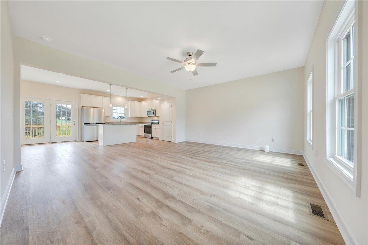 208 WEXFORD ST, STAUNTON, Virginia 24401, 4 Bedrooms Bedrooms, ,2 BathroomsBathrooms,Residential,208 WEXFORD ST,671325 MLS # 671325