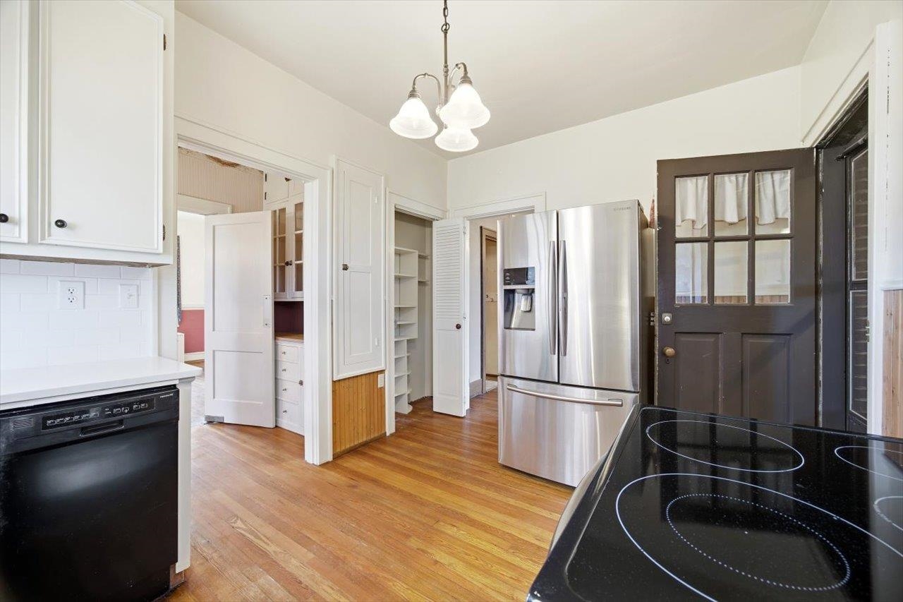 645 MAPLE AVE, WAYNESBORO, Virginia 22980, 4 Bedrooms Bedrooms, ,2 BathroomsBathrooms,Residential,645 MAPLE AVE,671331 MLS # 671331