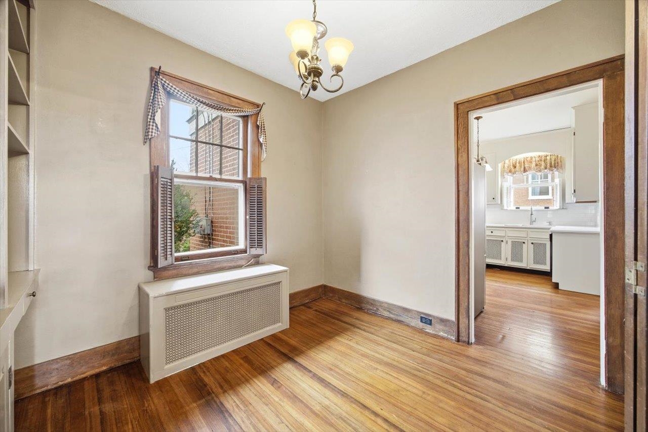 645 MAPLE AVE, WAYNESBORO, Virginia 22980, 4 Bedrooms Bedrooms, ,2 BathroomsBathrooms,Residential,645 MAPLE AVE,671331 MLS # 671331