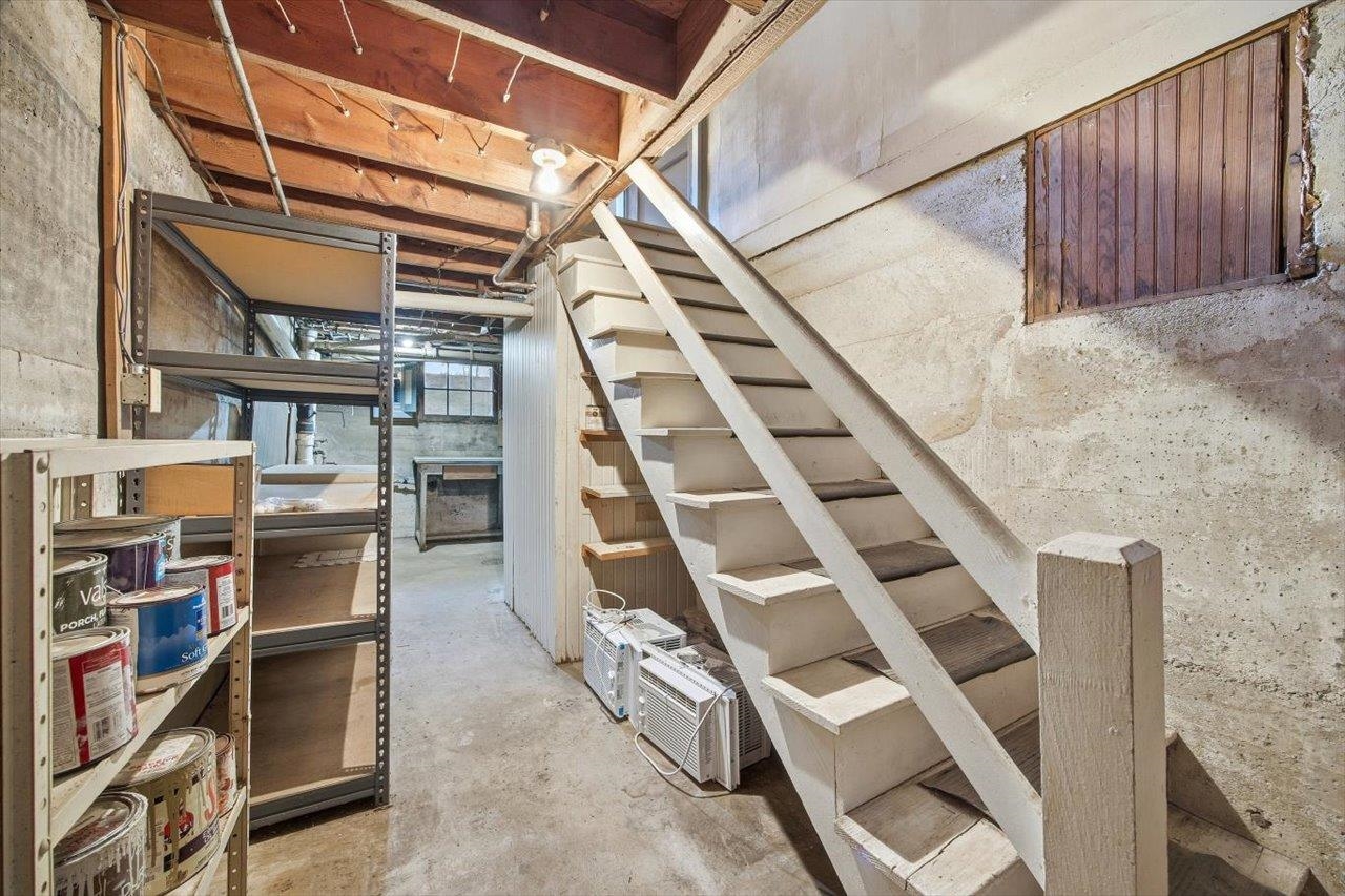 645 MAPLE AVE, WAYNESBORO, Virginia 22980, 4 Bedrooms Bedrooms, ,2 BathroomsBathrooms,Residential,645 MAPLE AVE,671331 MLS # 671331