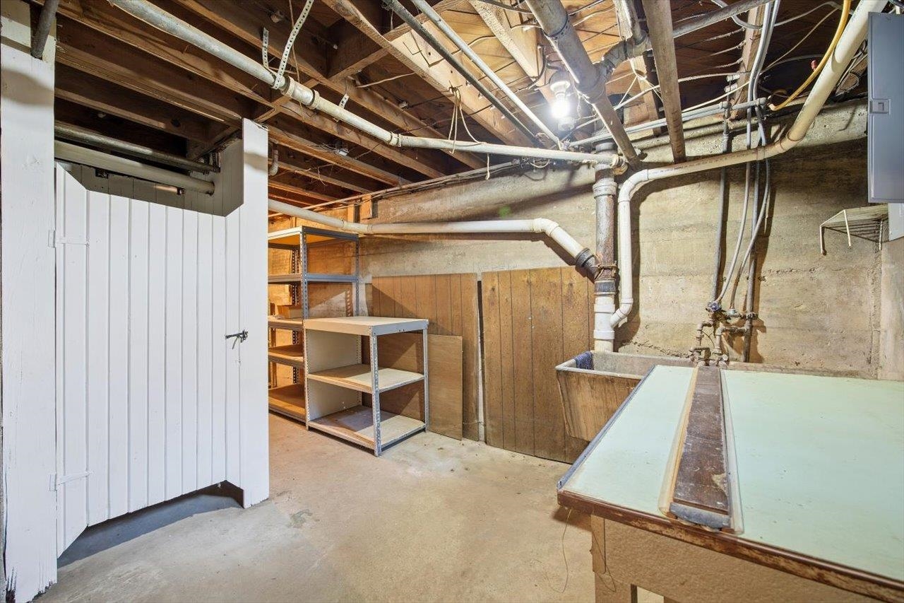 645 MAPLE AVE, WAYNESBORO, Virginia 22980, 4 Bedrooms Bedrooms, ,2 BathroomsBathrooms,Residential,645 MAPLE AVE,671331 MLS # 671331