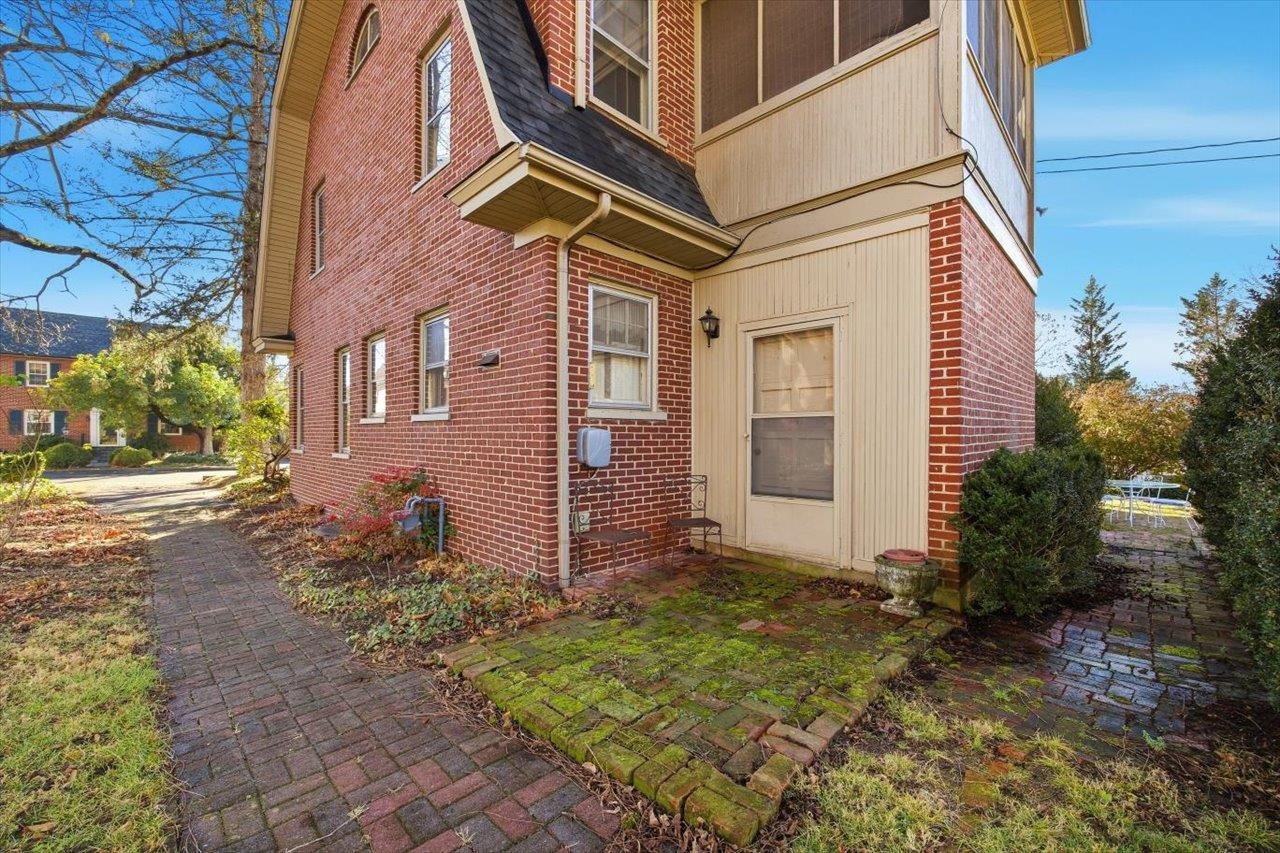 645 MAPLE AVE, WAYNESBORO, Virginia 22980, 4 Bedrooms Bedrooms, ,2 BathroomsBathrooms,Residential,645 MAPLE AVE,671331 MLS # 671331