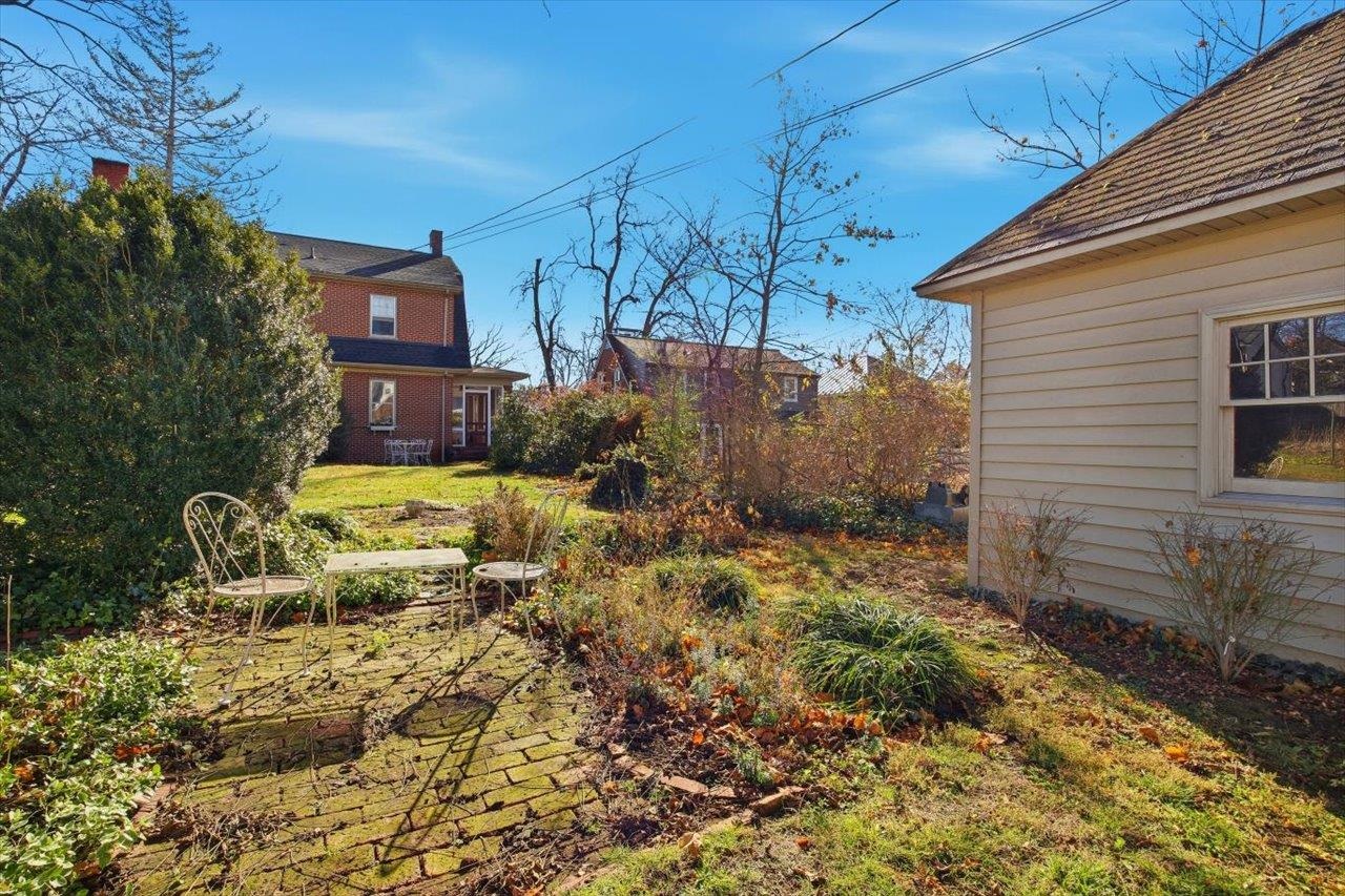 645 MAPLE AVE, WAYNESBORO, Virginia 22980, 4 Bedrooms Bedrooms, ,2 BathroomsBathrooms,Residential,645 MAPLE AVE,671331 MLS # 671331