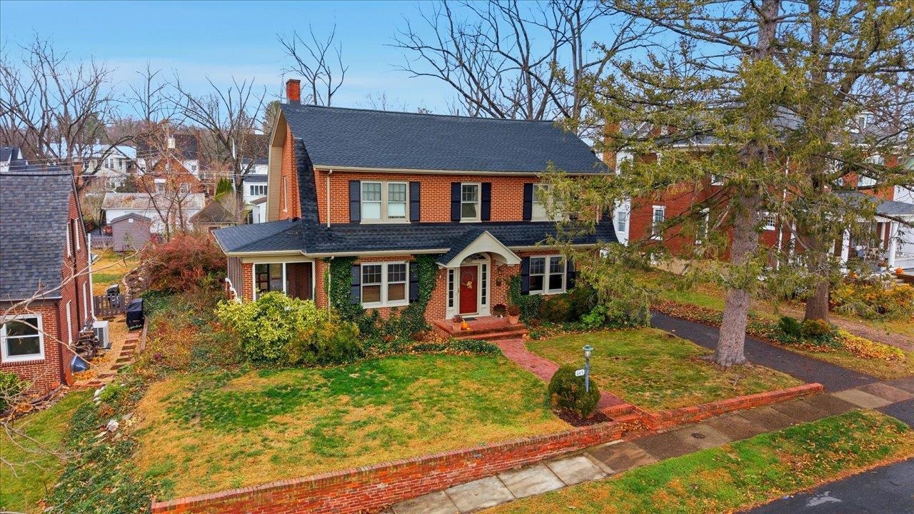 645 MAPLE AVE, WAYNESBORO, Virginia 22980, 4 Bedrooms Bedrooms, ,2 BathroomsBathrooms,Residential,645 MAPLE AVE,671331 MLS # 671331