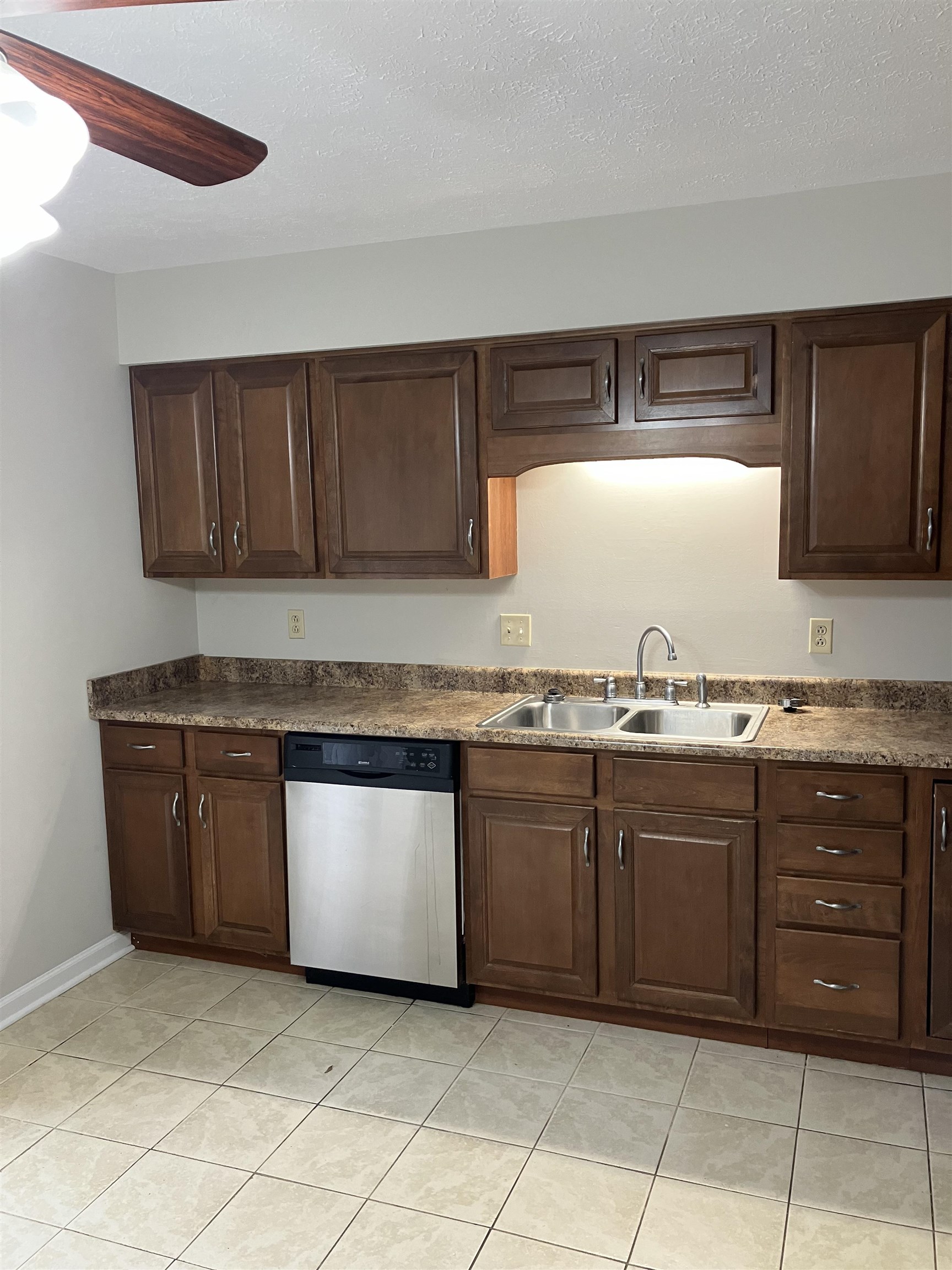 500 WINCHESTER AVE, STAUNTON, Virginia 24401, 2 Bedrooms Bedrooms, ,1 BathroomBathrooms,Residential,500 WINCHESTER AVE,671333 MLS # 671333