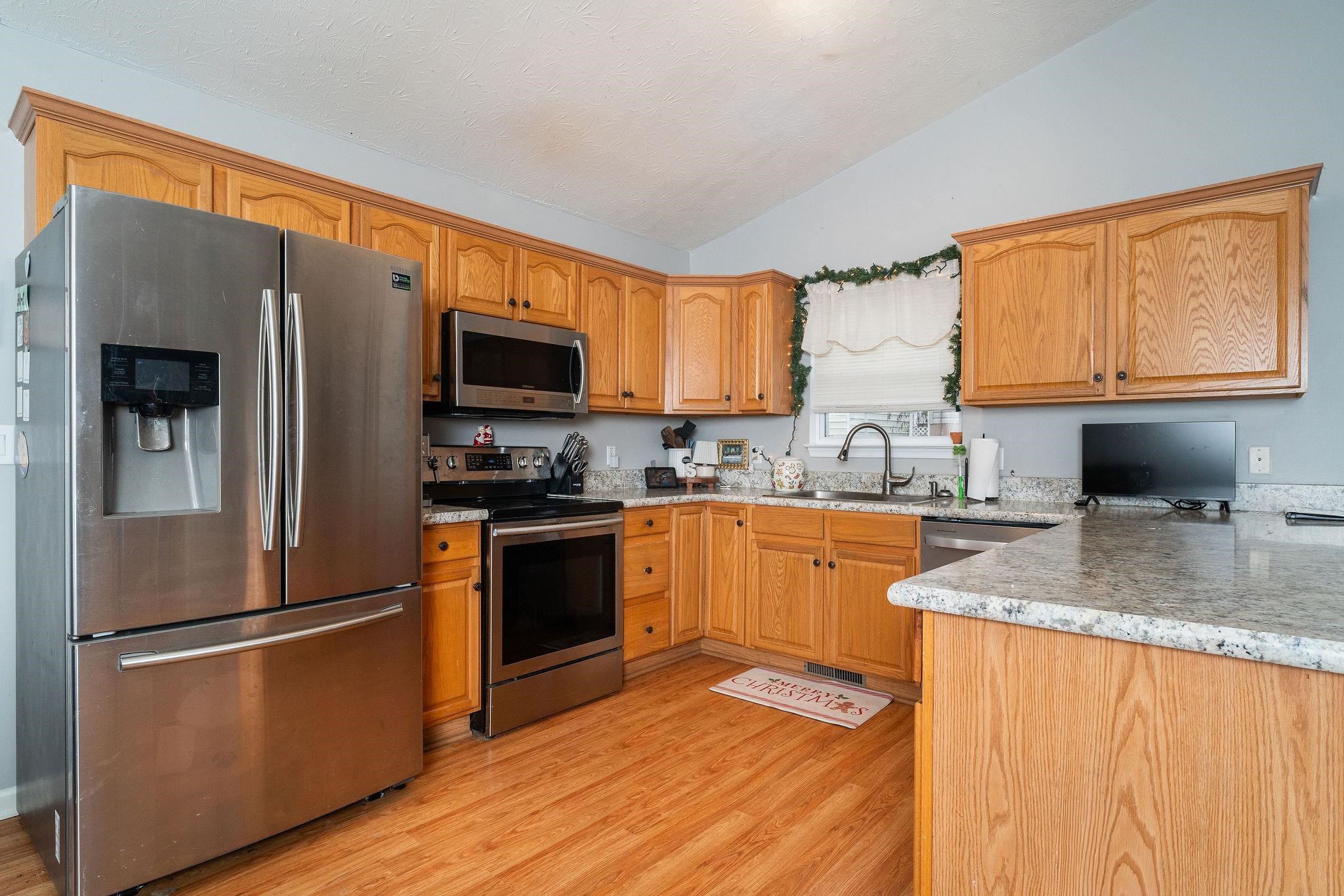 32 WOODSIDE DR, WAYNESBORO, Virginia 22980, 3 Bedrooms Bedrooms, ,2 BathroomsBathrooms,Residential,32 WOODSIDE DR,671336 MLS # 671336