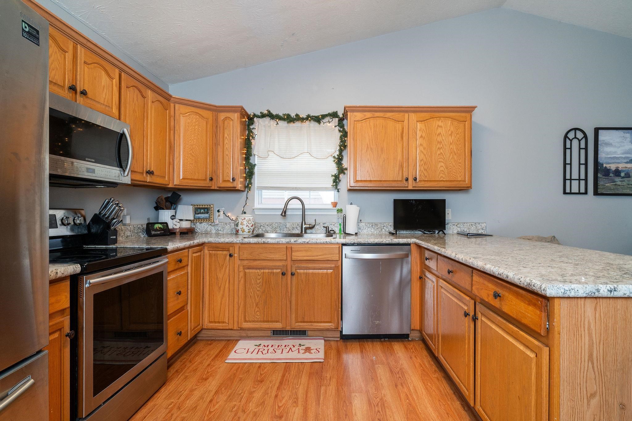 32 WOODSIDE DR, WAYNESBORO, Virginia 22980, 3 Bedrooms Bedrooms, ,2 BathroomsBathrooms,Residential,32 WOODSIDE DR,671336 MLS # 671336