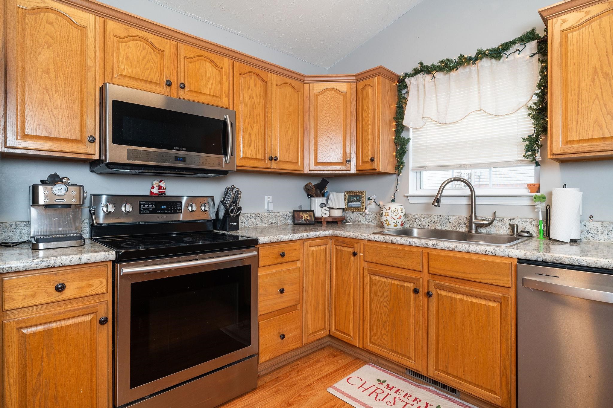 32 WOODSIDE DR, WAYNESBORO, Virginia 22980, 3 Bedrooms Bedrooms, ,2 BathroomsBathrooms,Residential,32 WOODSIDE DR,671336 MLS # 671336