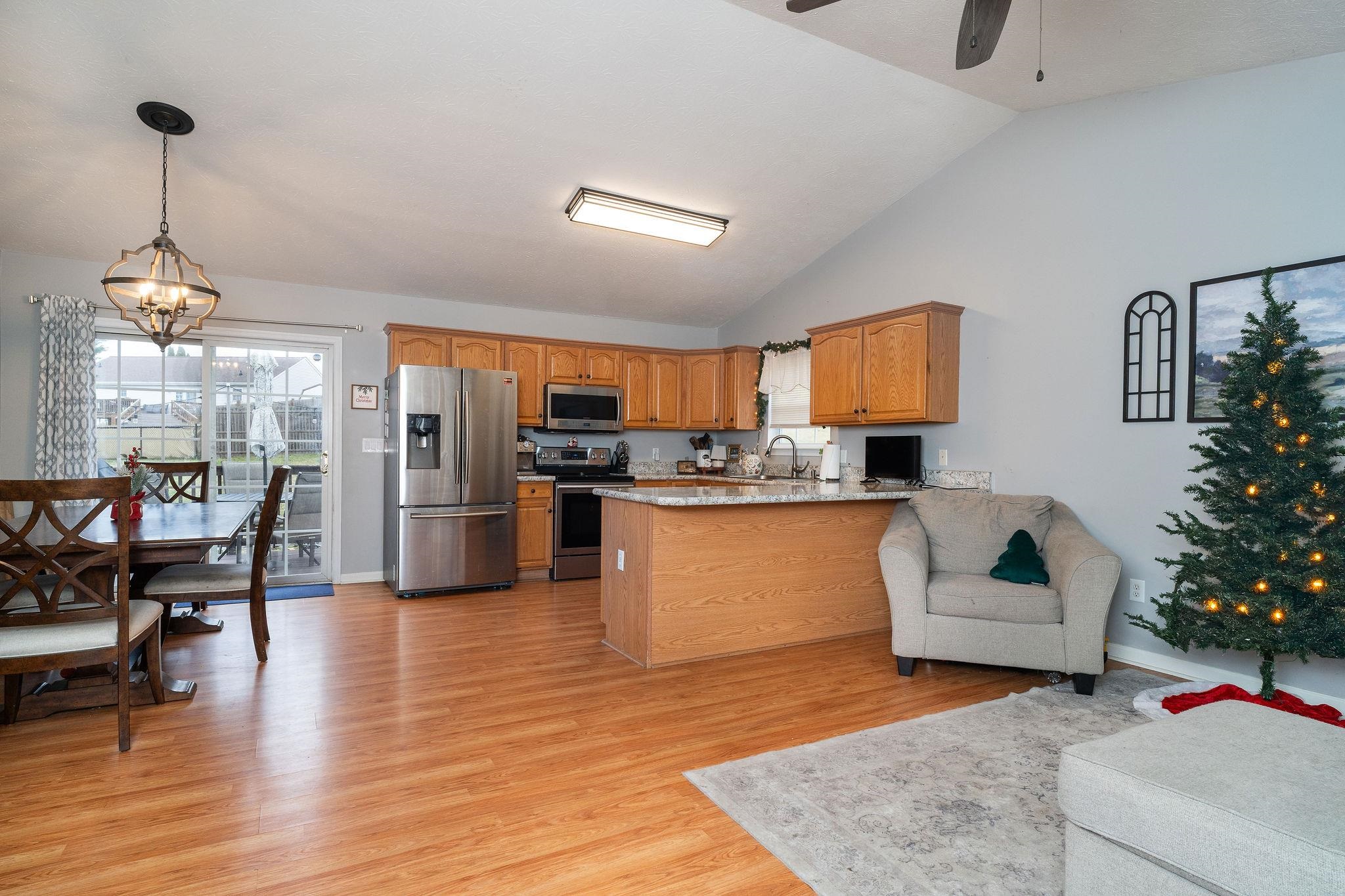 32 WOODSIDE DR, WAYNESBORO, Virginia 22980, 3 Bedrooms Bedrooms, ,2 BathroomsBathrooms,Residential,32 WOODSIDE DR,671336 MLS # 671336