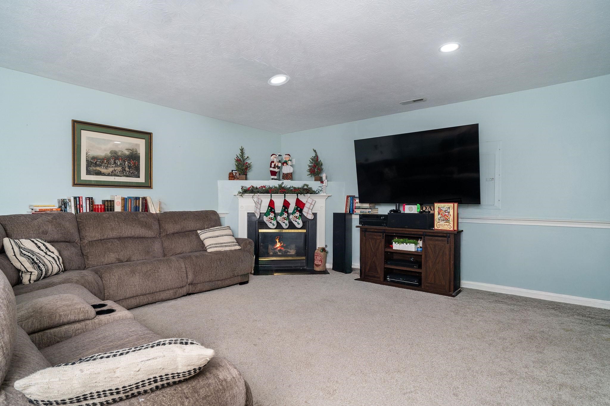 32 WOODSIDE DR, WAYNESBORO, Virginia 22980, 3 Bedrooms Bedrooms, ,2 BathroomsBathrooms,Residential,32 WOODSIDE DR,671336 MLS # 671336