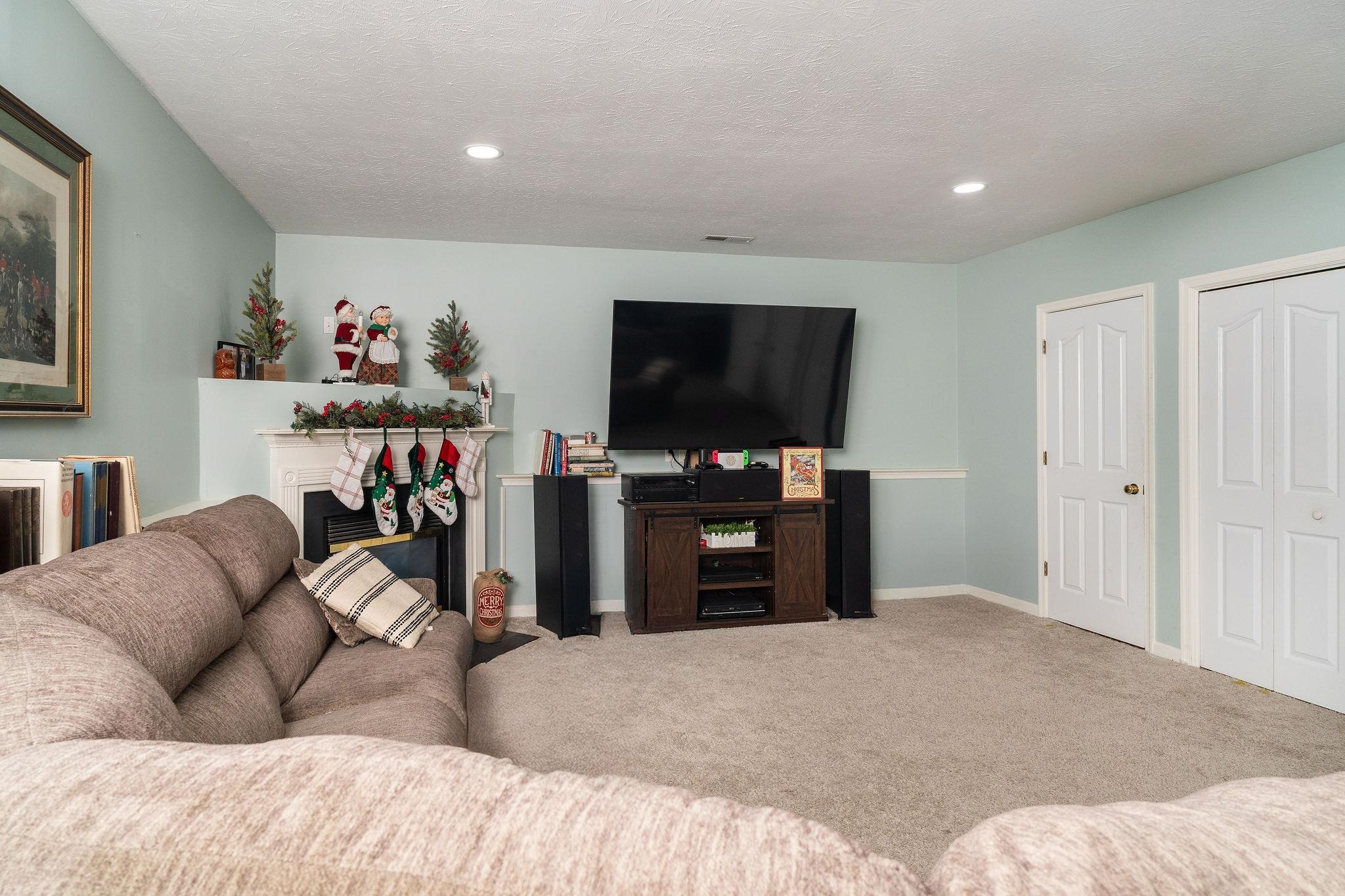 32 WOODSIDE DR, WAYNESBORO, Virginia 22980, 3 Bedrooms Bedrooms, ,2 BathroomsBathrooms,Residential,32 WOODSIDE DR,671336 MLS # 671336