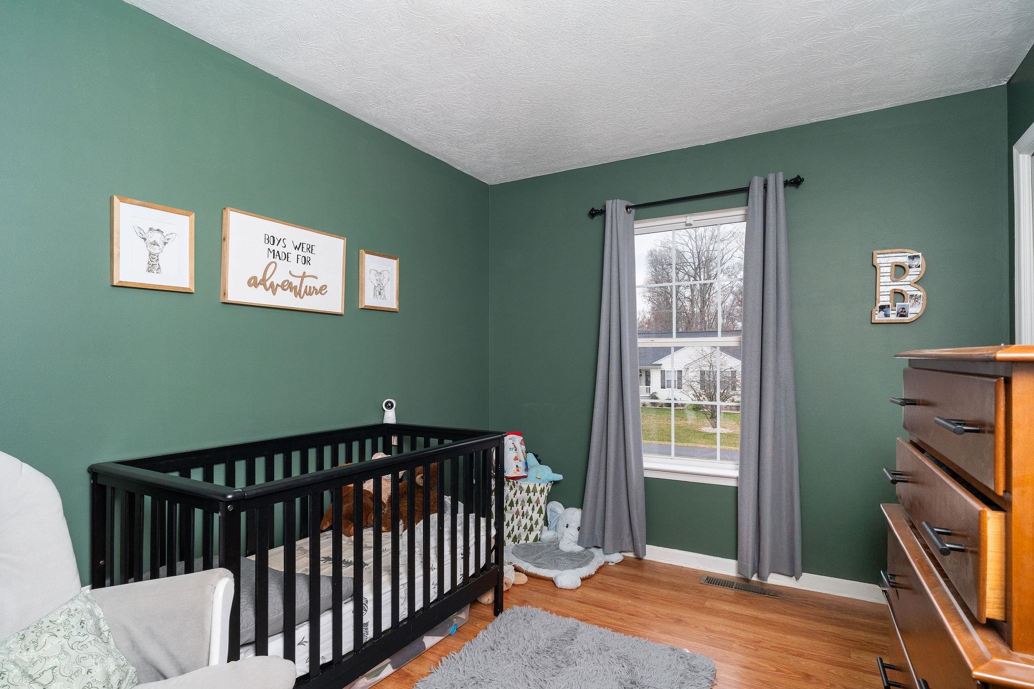 32 WOODSIDE DR, WAYNESBORO, Virginia 22980, 3 Bedrooms Bedrooms, ,2 BathroomsBathrooms,Residential,32 WOODSIDE DR,671336 MLS # 671336