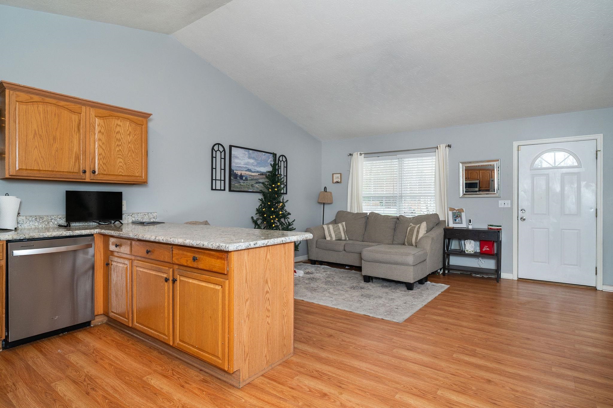 32 WOODSIDE DR, WAYNESBORO, Virginia 22980, 3 Bedrooms Bedrooms, ,2 BathroomsBathrooms,Residential,32 WOODSIDE DR,671336 MLS # 671336