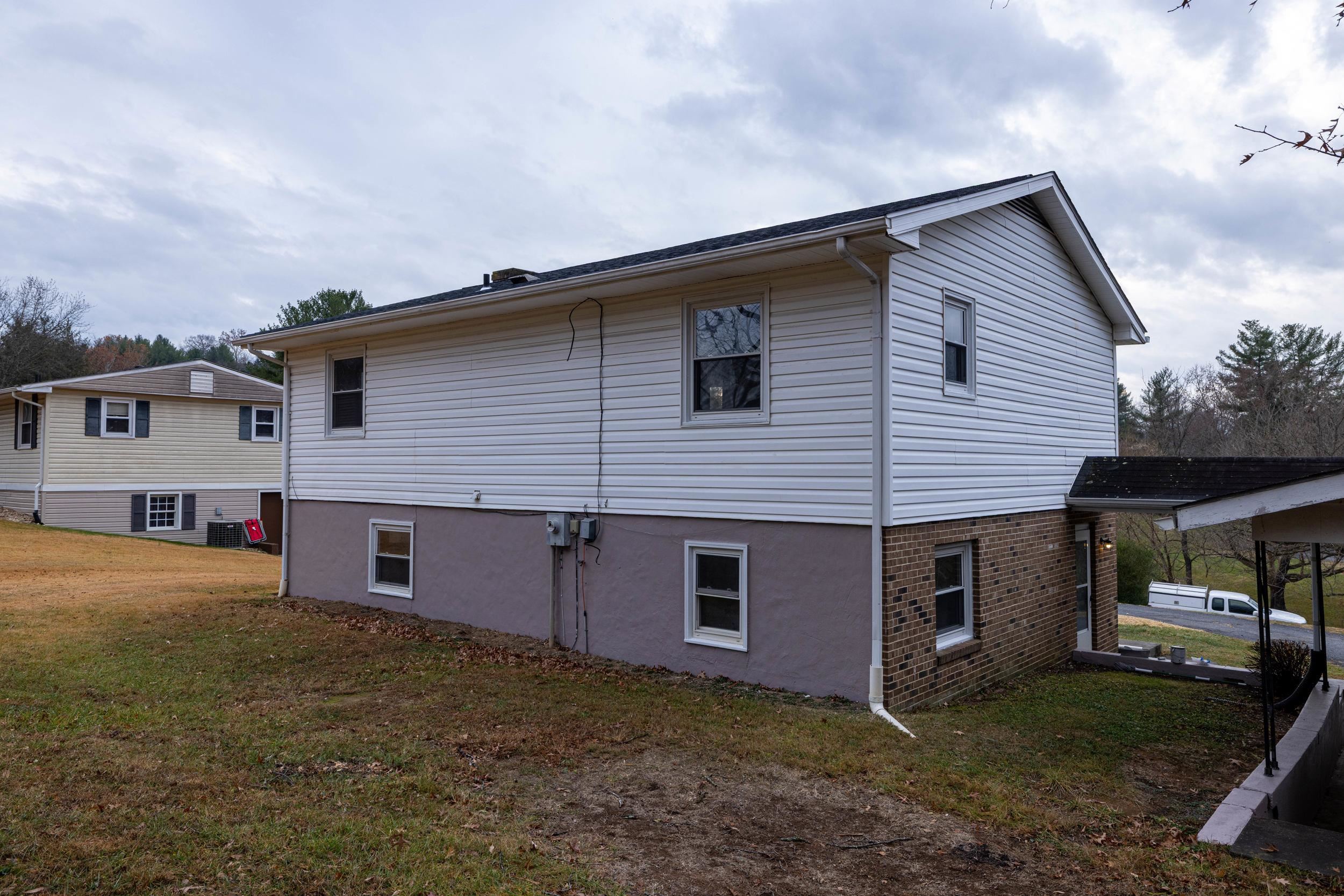 126 WELSH PARK PL, LEXINGTON, Virginia 24450, 4 Bedrooms Bedrooms, ,2 BathroomsBathrooms,Residential,126 WELSH PARK PL,671353 MLS # 671353 126 WELSH PARK PL, LEXINGTON, Virginia 24450, 4 Bedrooms Bedrooms, ,2 BathroomsBathrooms,Residential,126 WELSH PARK PL,671353 MLS # 671353